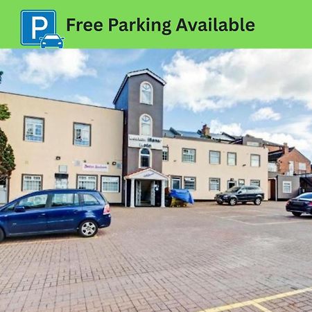 Oyo Bostons Manor Hotel, Hanwell London Greenford  Bagian luar foto
