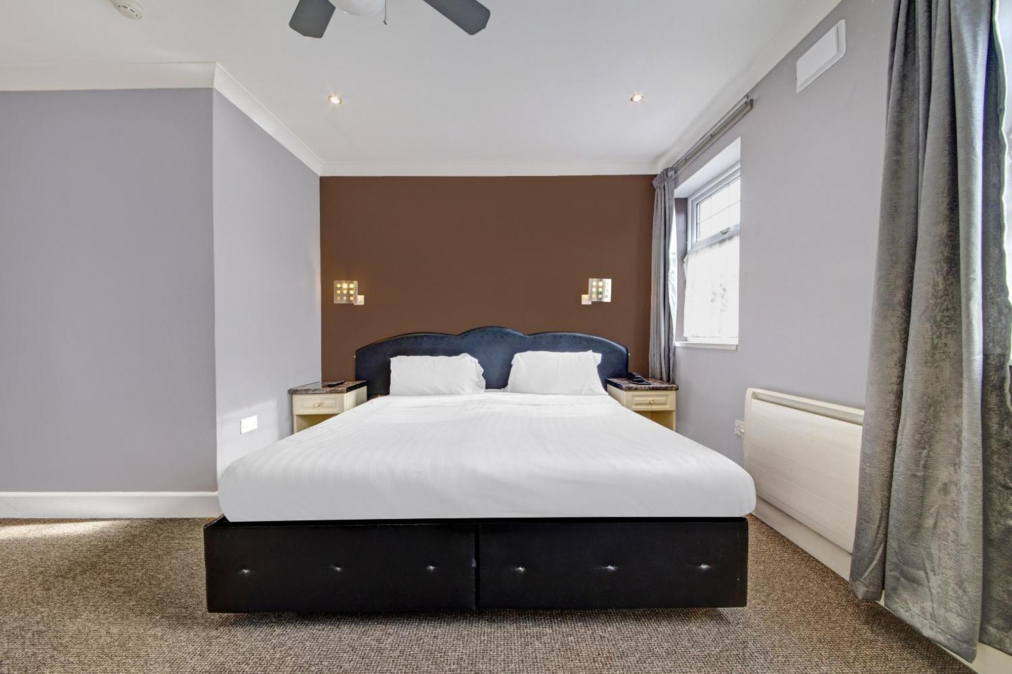 Oyo Bostons Manor Hotel, Hanwell London Greenford  Bagian luar foto