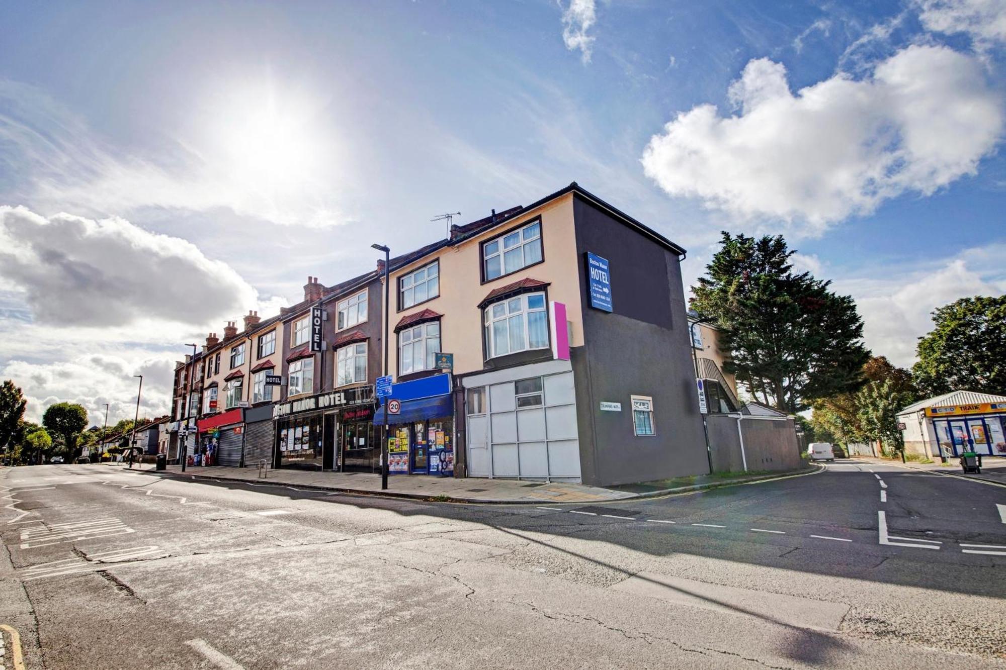 Oyo Bostons Manor Hotel, Hanwell London Greenford  Bagian luar foto