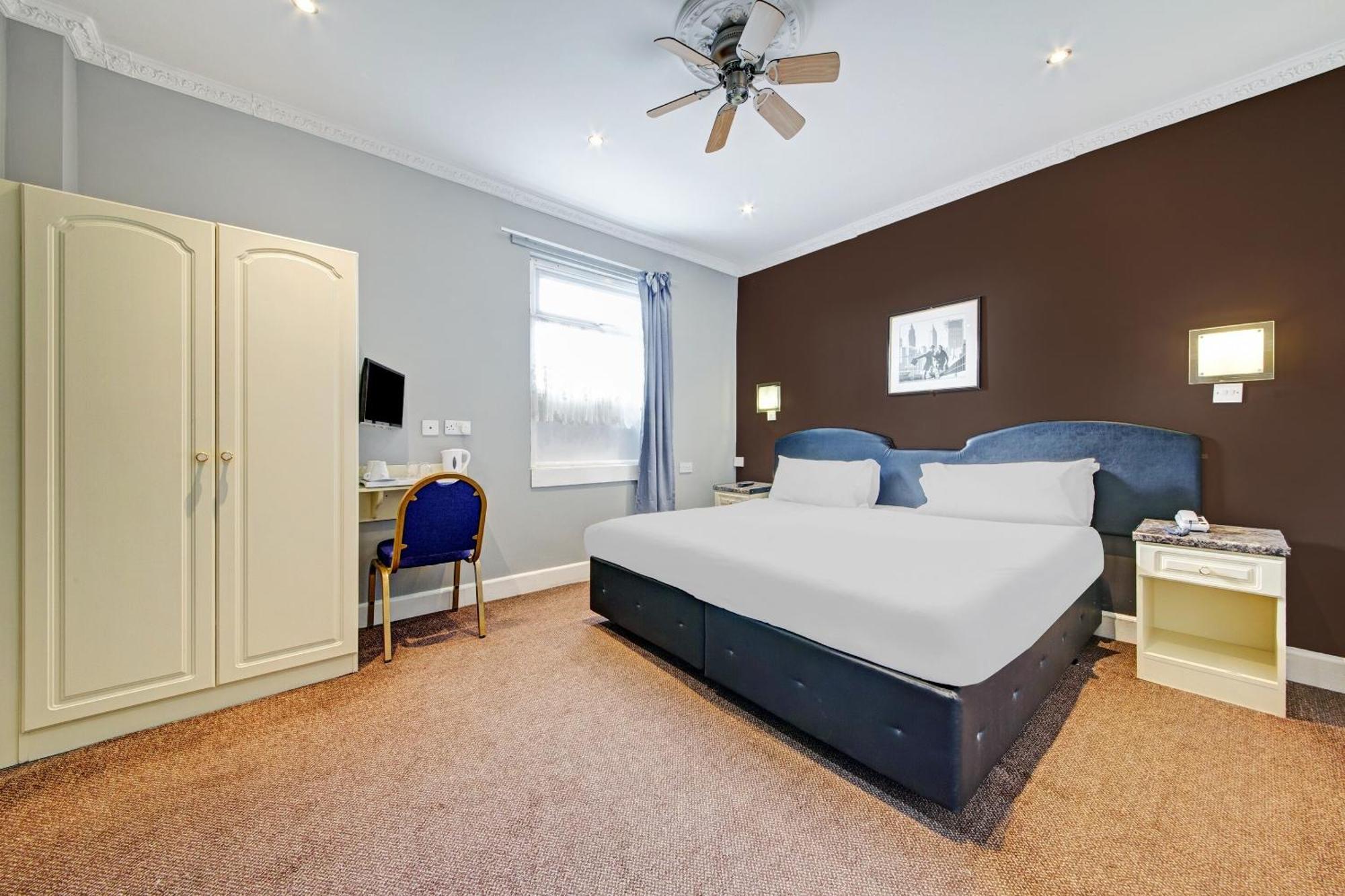 Oyo Bostons Manor Hotel, Hanwell London Greenford  Bagian luar foto