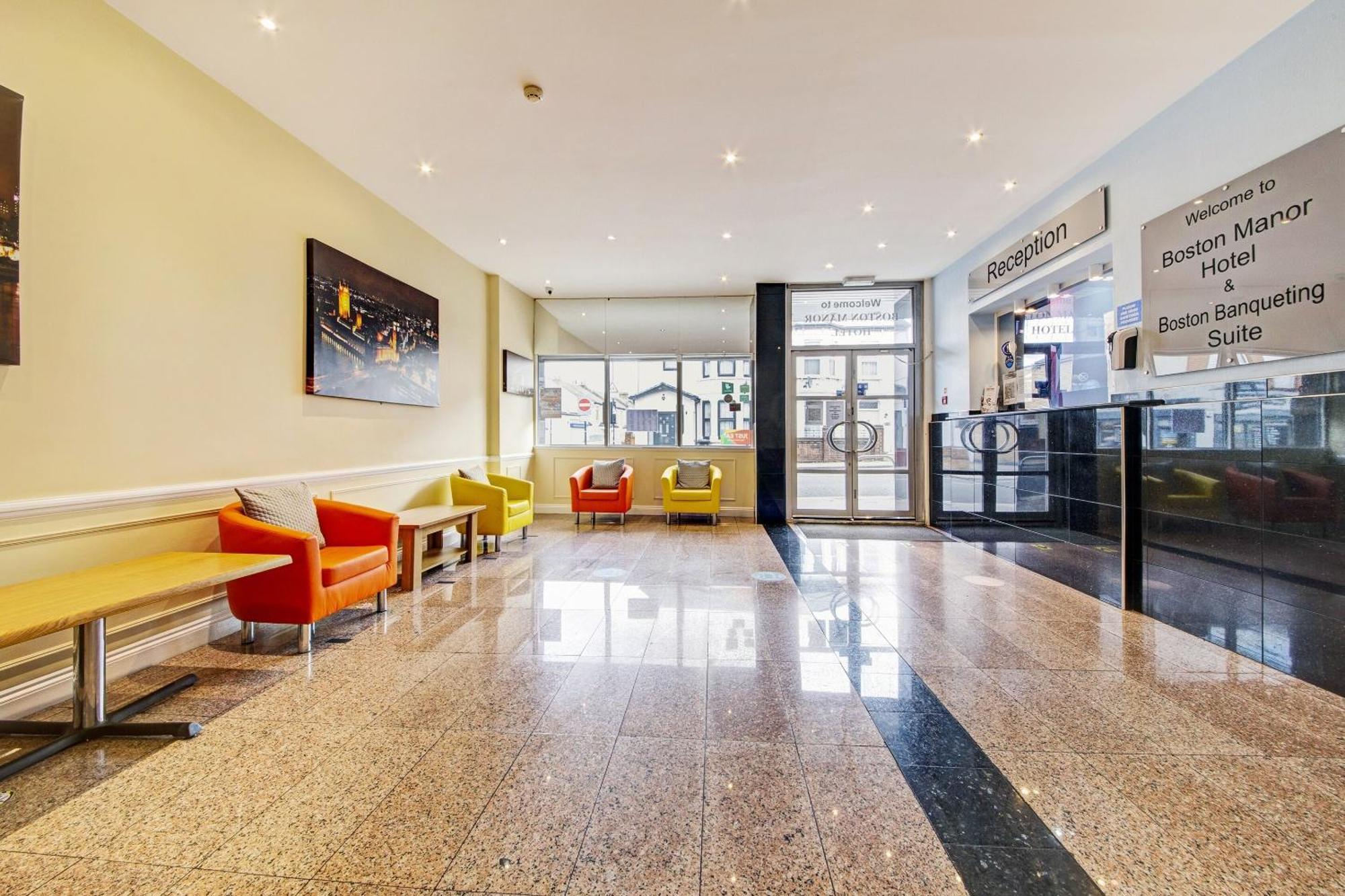 Oyo Bostons Manor Hotel, Hanwell London Greenford  Bagian luar foto