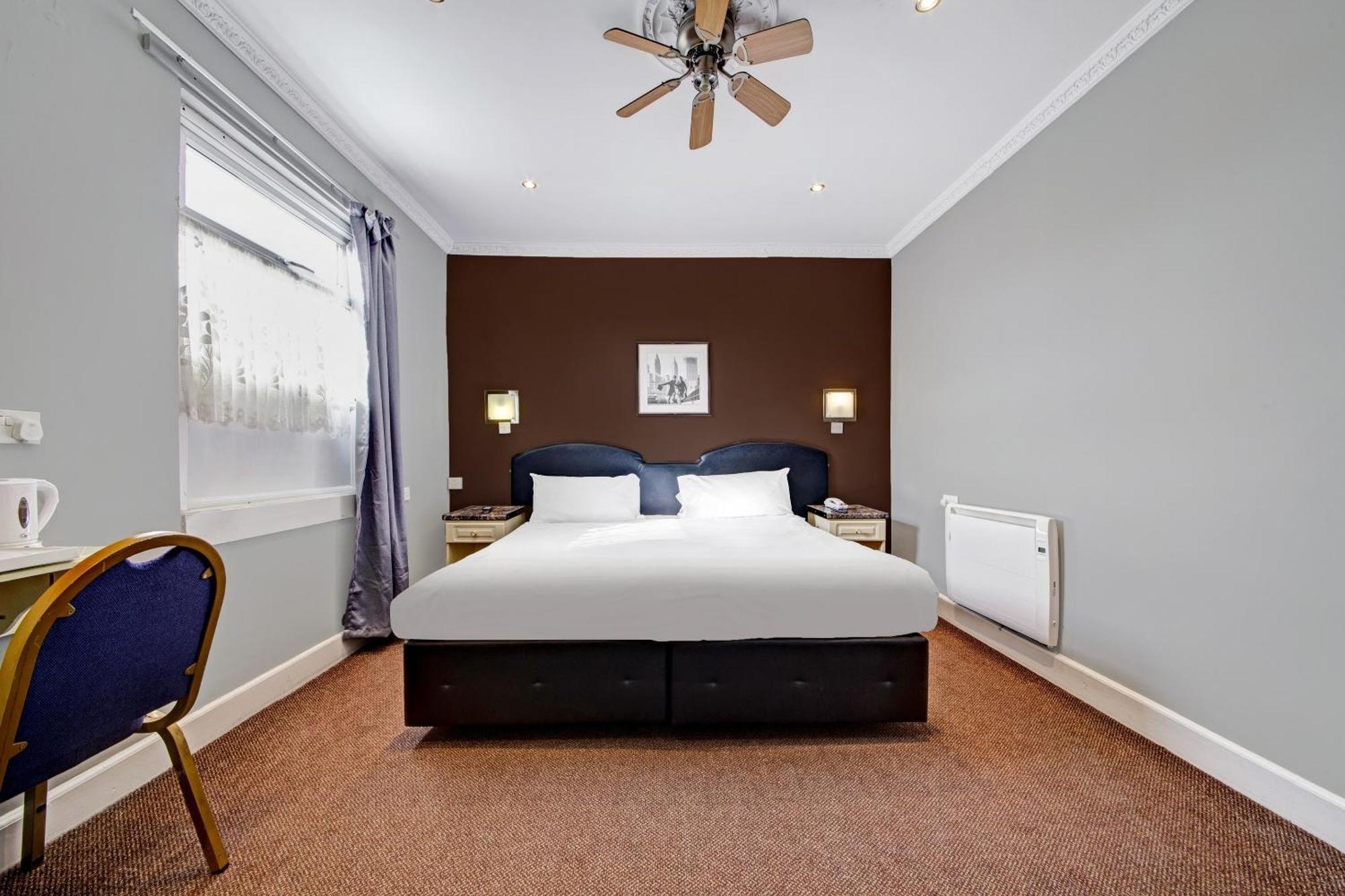 Oyo Bostons Manor Hotel, Hanwell London Greenford  Bagian luar foto